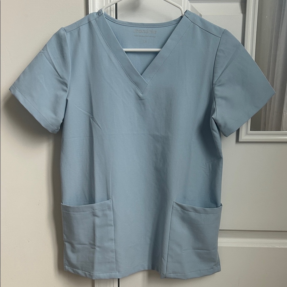 Mandala Light Blue 6-Pocket Scrub Top